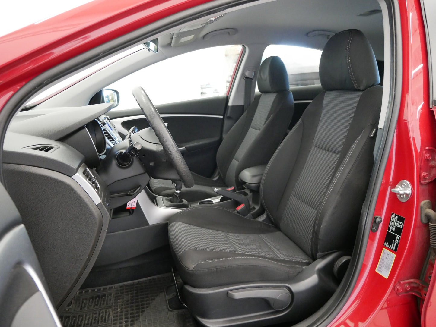 Hyundai i30 1,4 CVVT 73kW TRIKOLOR PLUS