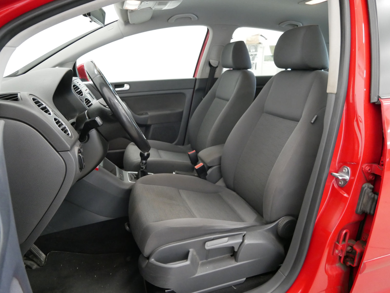 Volkswagen Golf 1.6 MPI 75 kW Trendline – foto 11