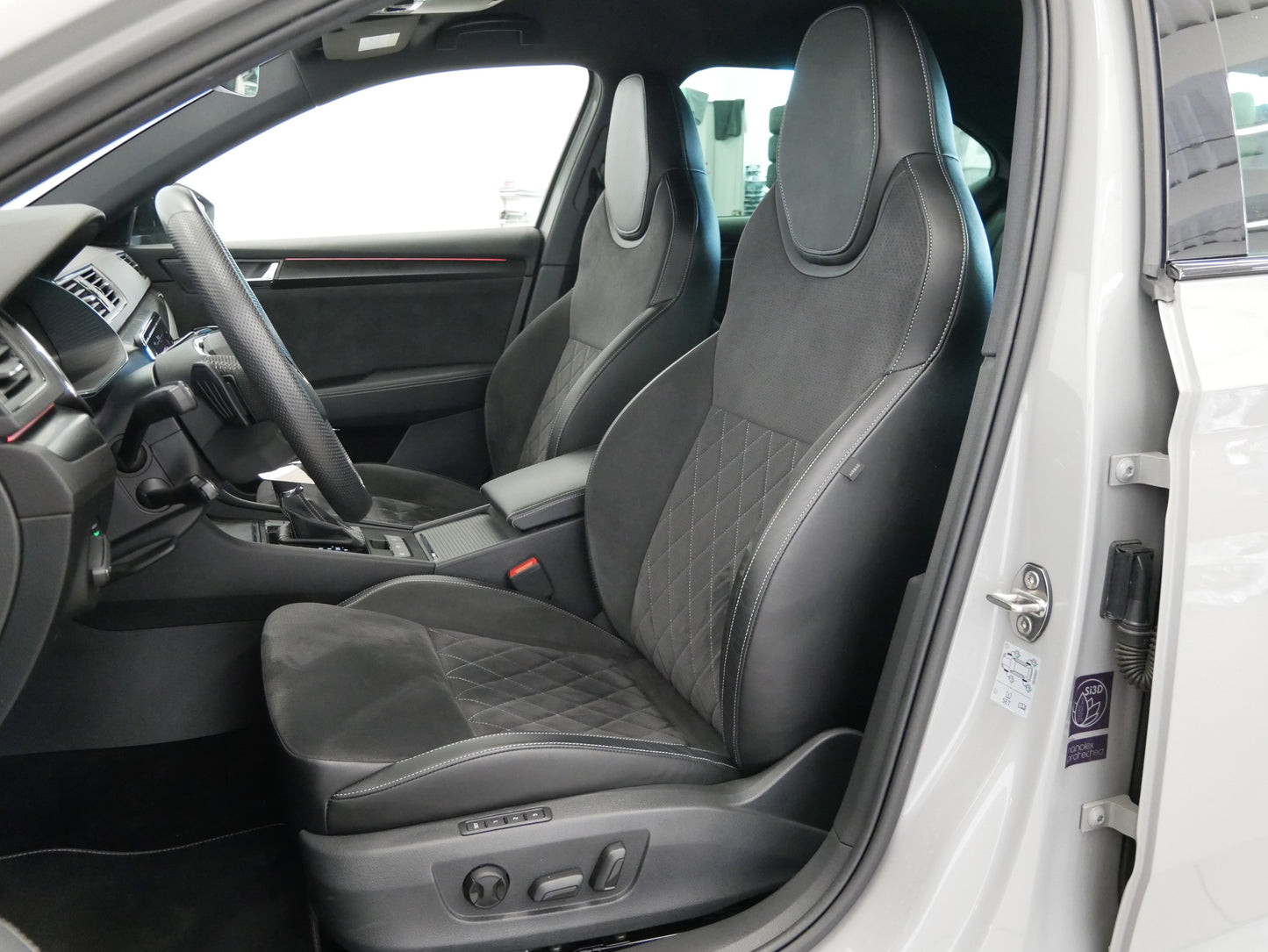 Škoda Superb 2.0 TSI 140 kW DSG Sportline
