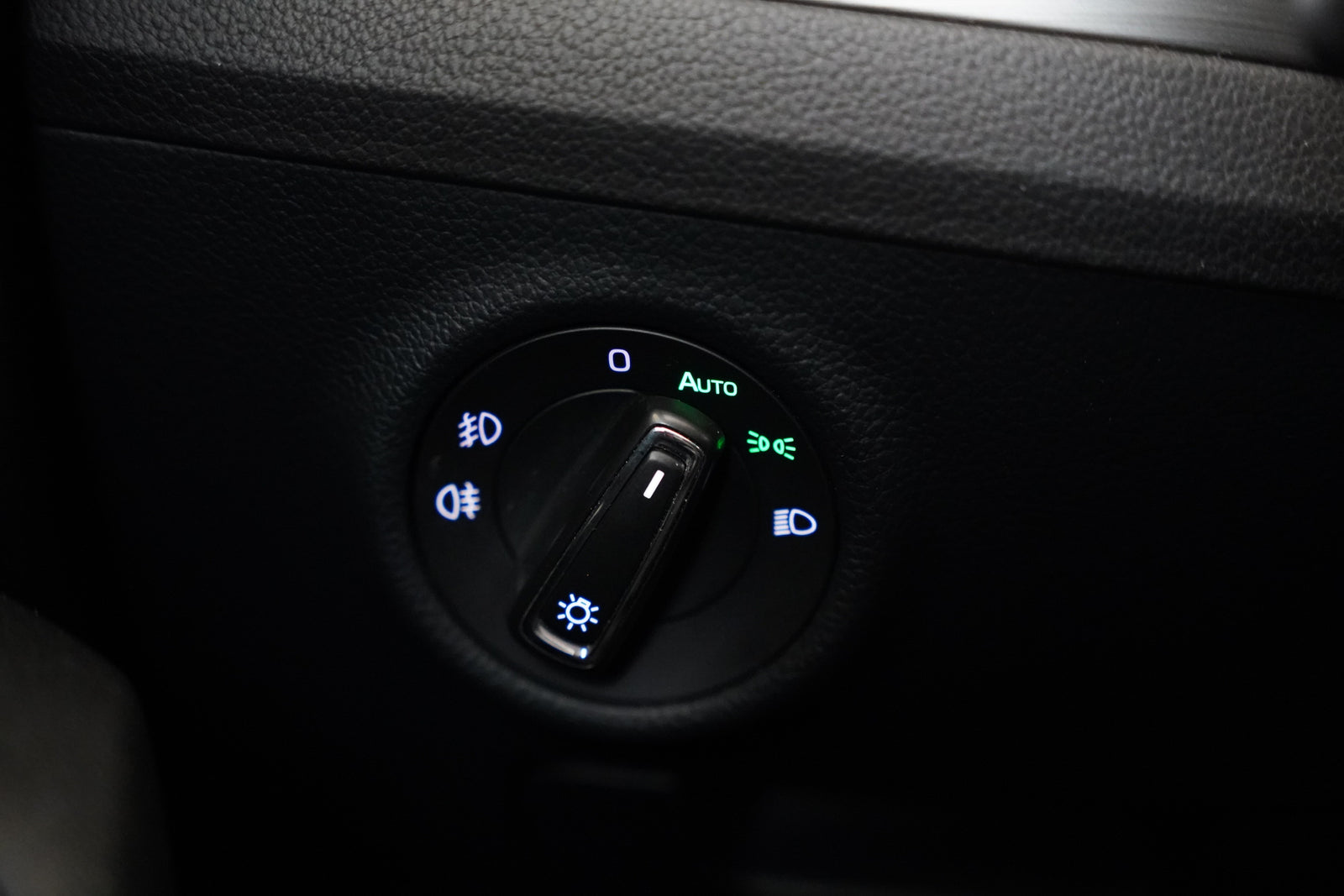 Škoda Superb 2.0 TDI 140 kW DSG Style – foto 11
