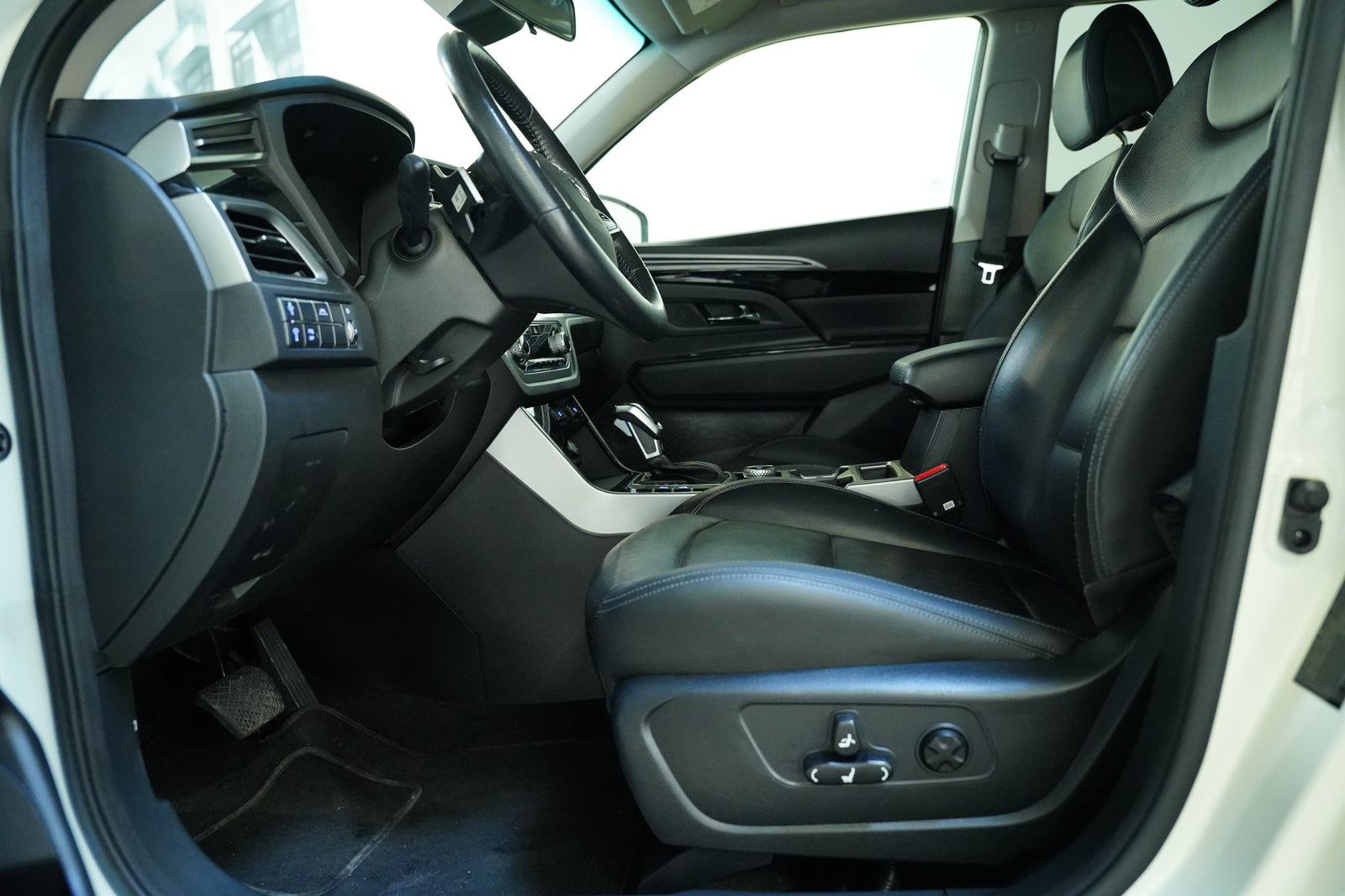 Ssang Yong Korando 1.6 XDI Automat – foto 11