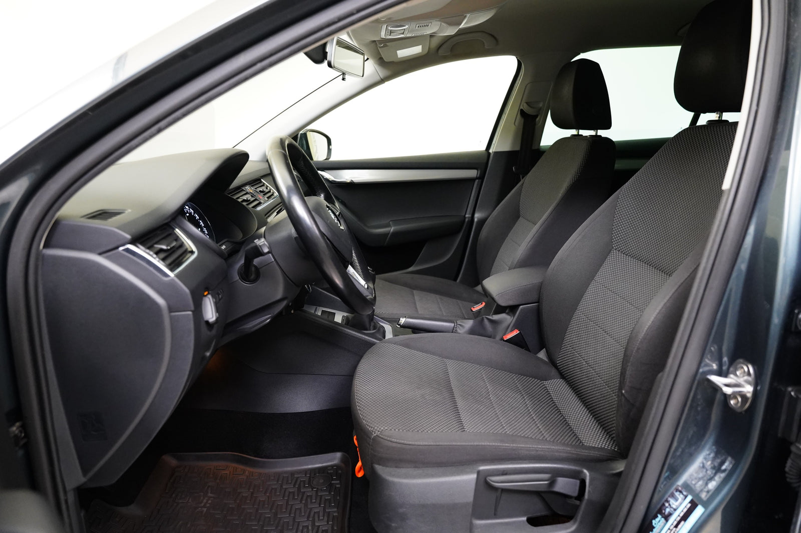 Škoda Octavia 1.6 TDI 81 kW Ambition – foto 11