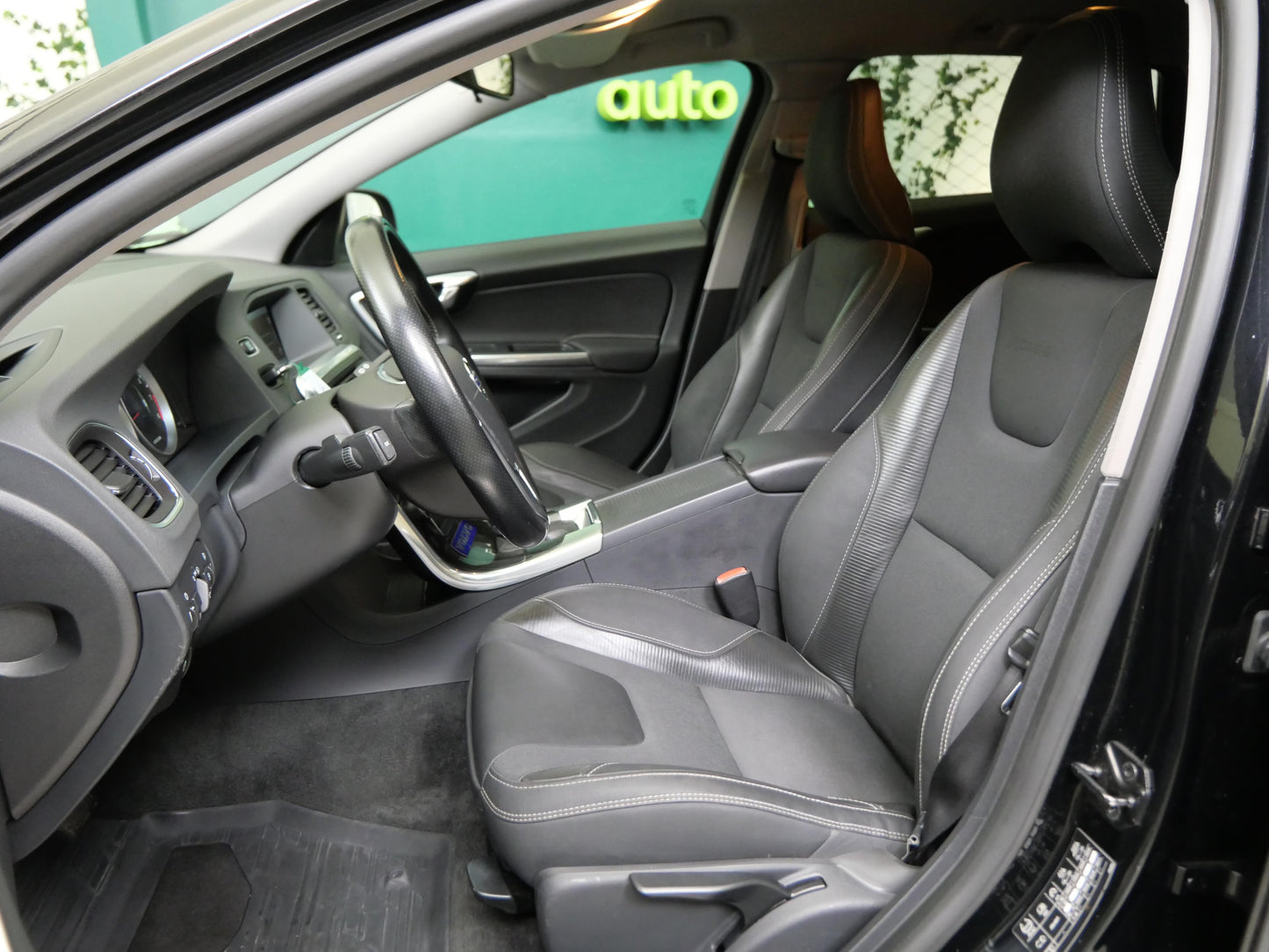 Volvo V60 T3 110 kW Kinetic