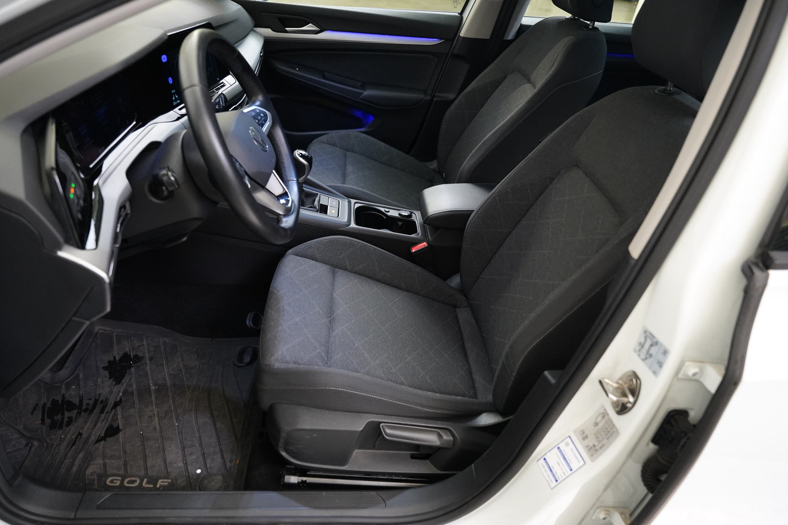 Volkswagen Golf 1.0 TSI 81 kW Life – foto 11