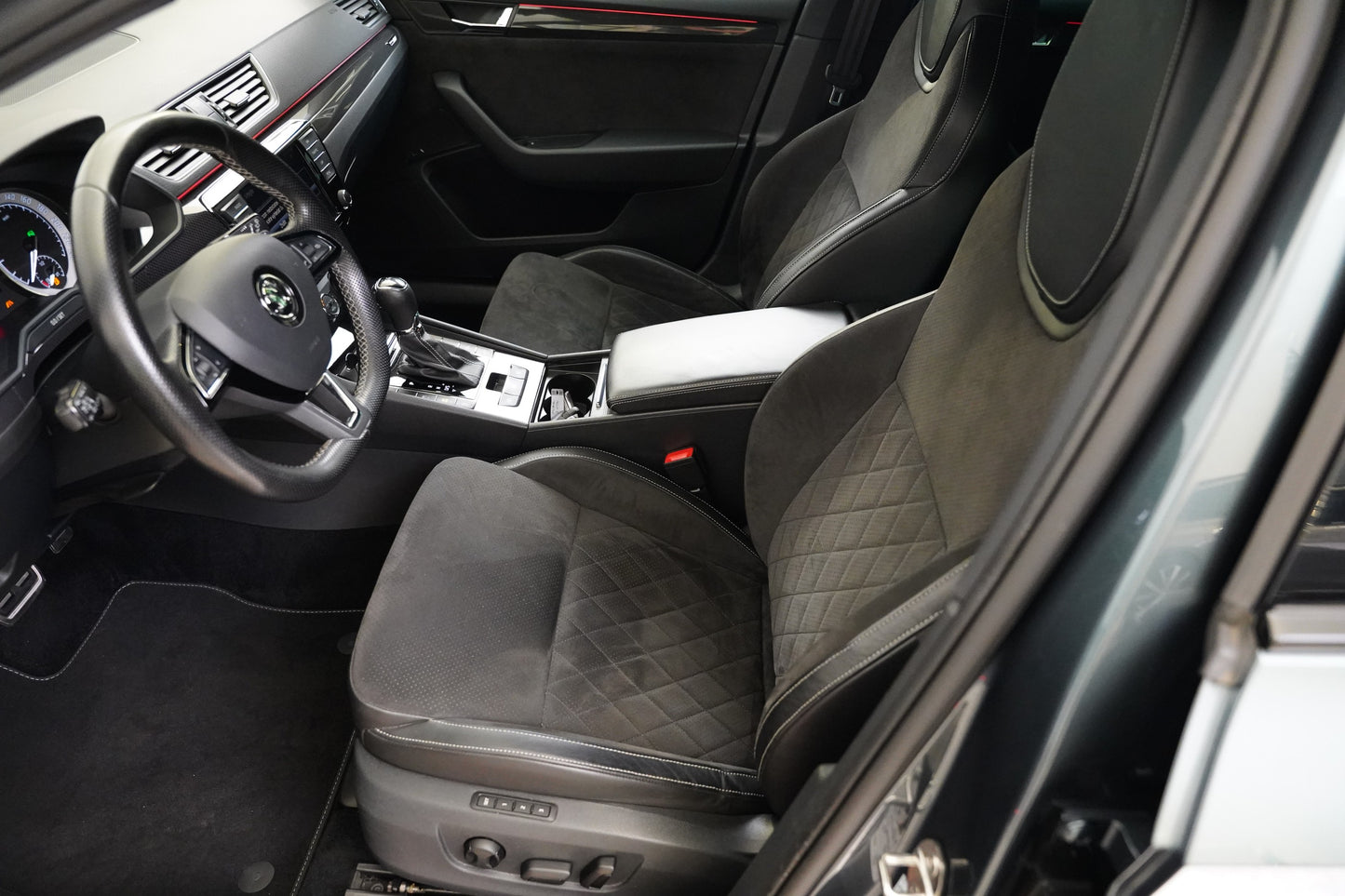 Škoda Superb 2.0 TDI 140 kW SportLine