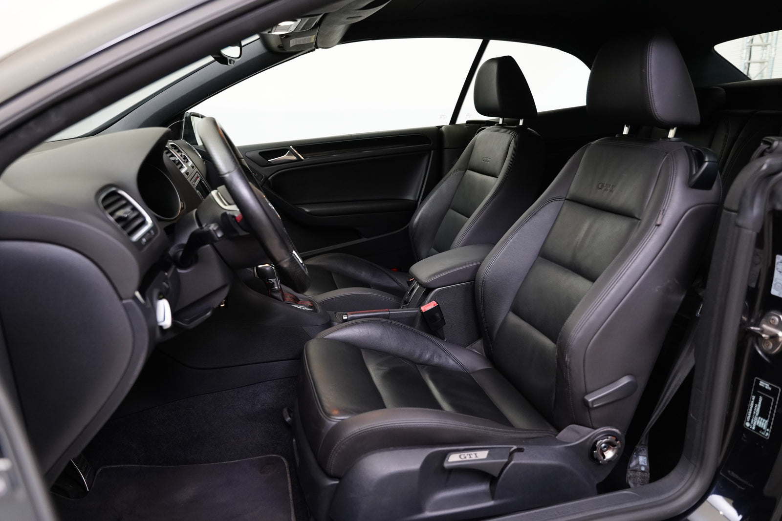 Volkswagen Golf 2.0 TSI 155 kW DSG GTI – foto 11