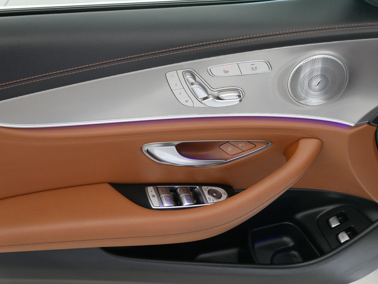 Mercedes-Benz E-Class E400 AMG LINIE 4MATIC 245KW