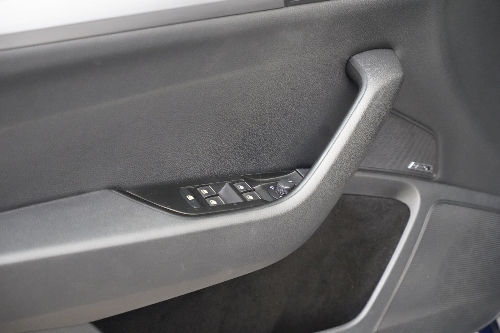 Škoda Superb 2.0 TDI 140 kW DSG Style – foto 12
