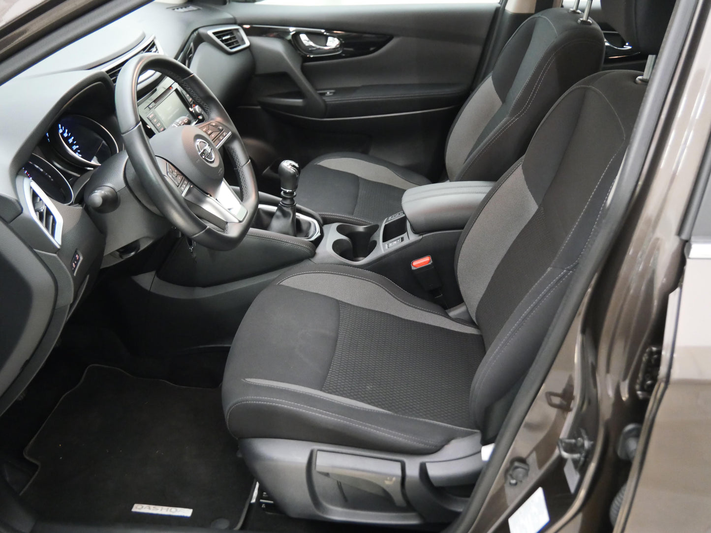 Nissan Qashqai 1.3 DIG-T 103 kW Shiro