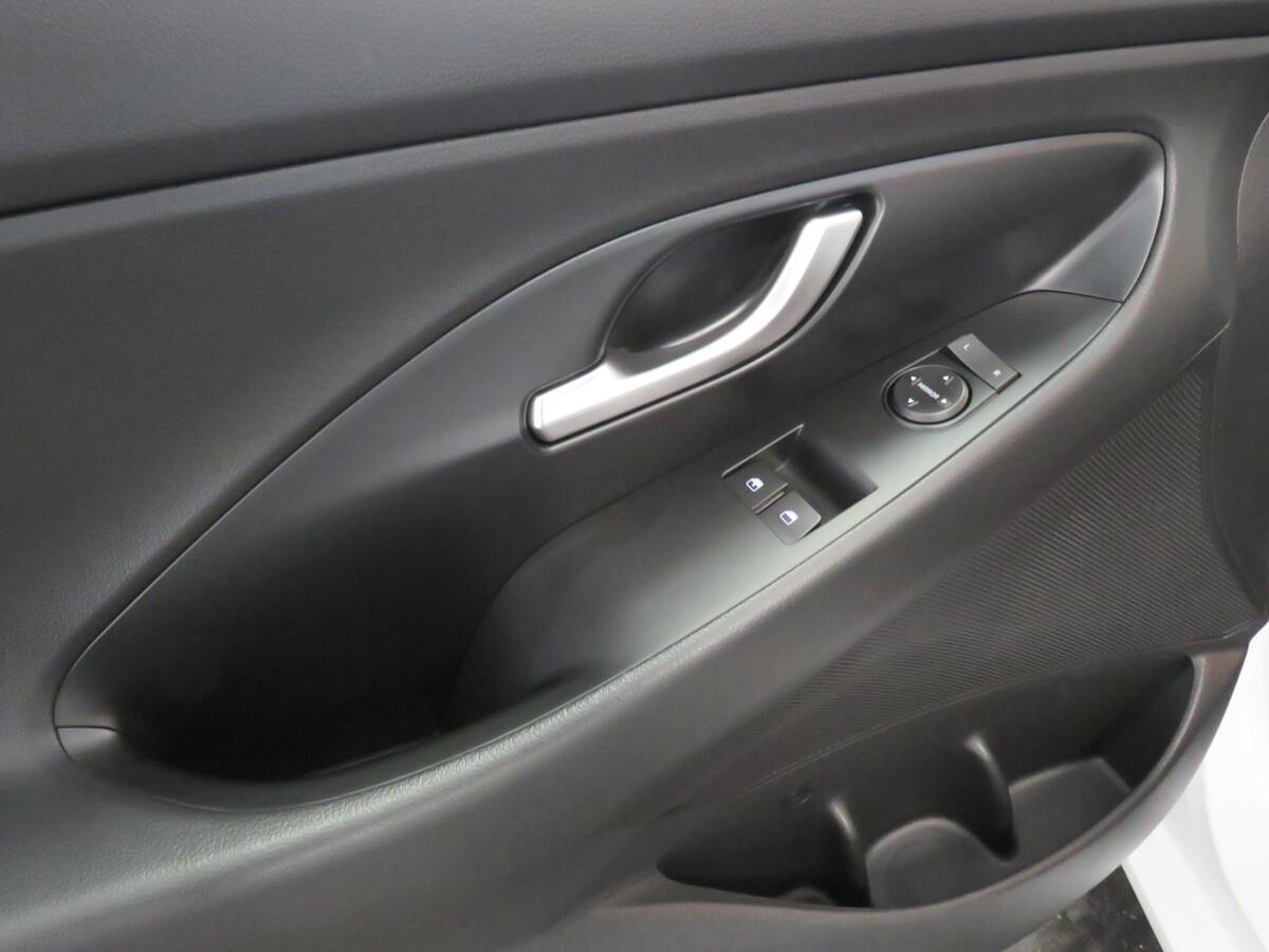 Hyundai i30 1.5 CVVT 81 kW Start Plus