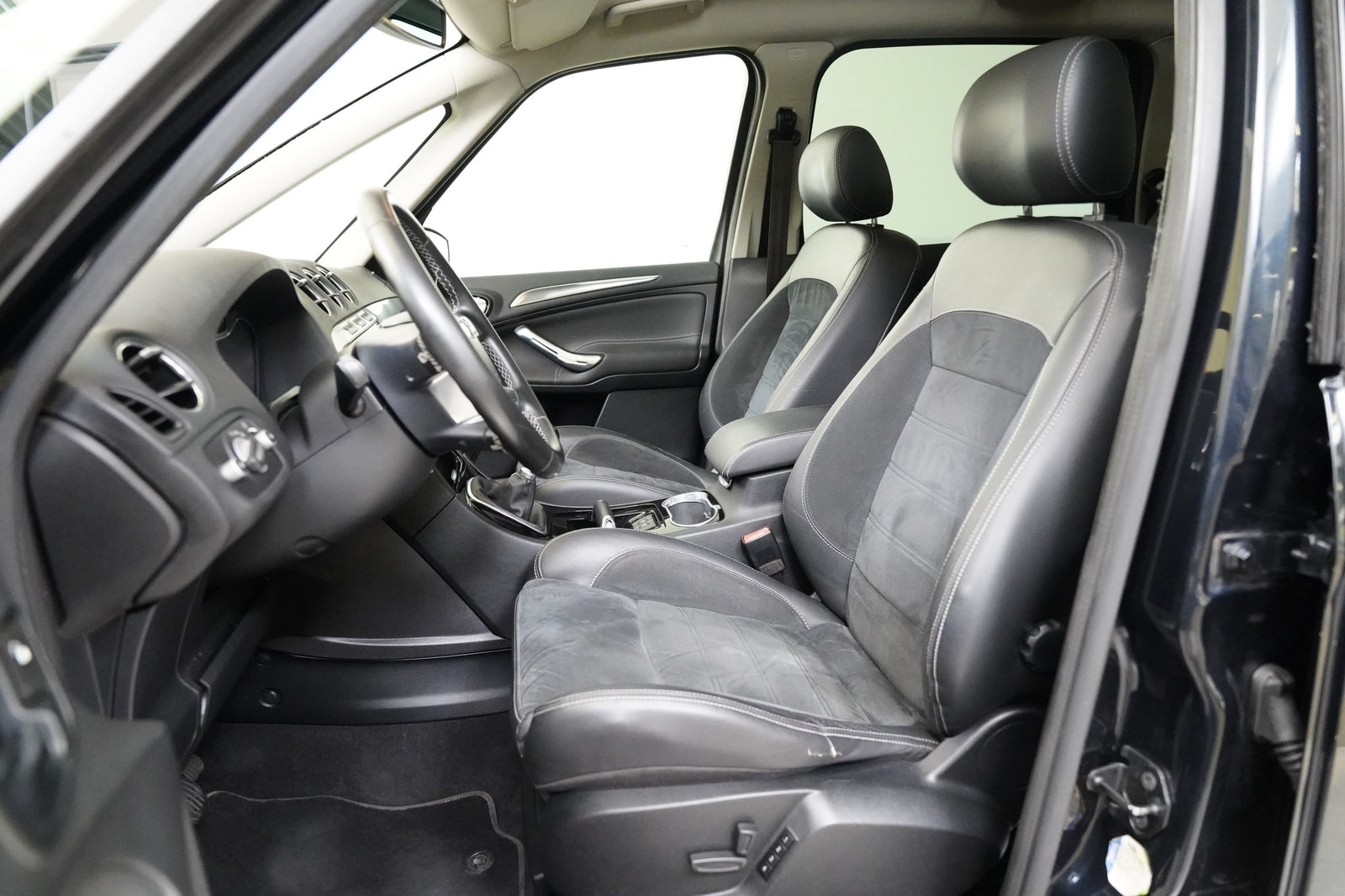 Ford Galaxy 2.2 TDCi 147 kW TItanium – foto 11