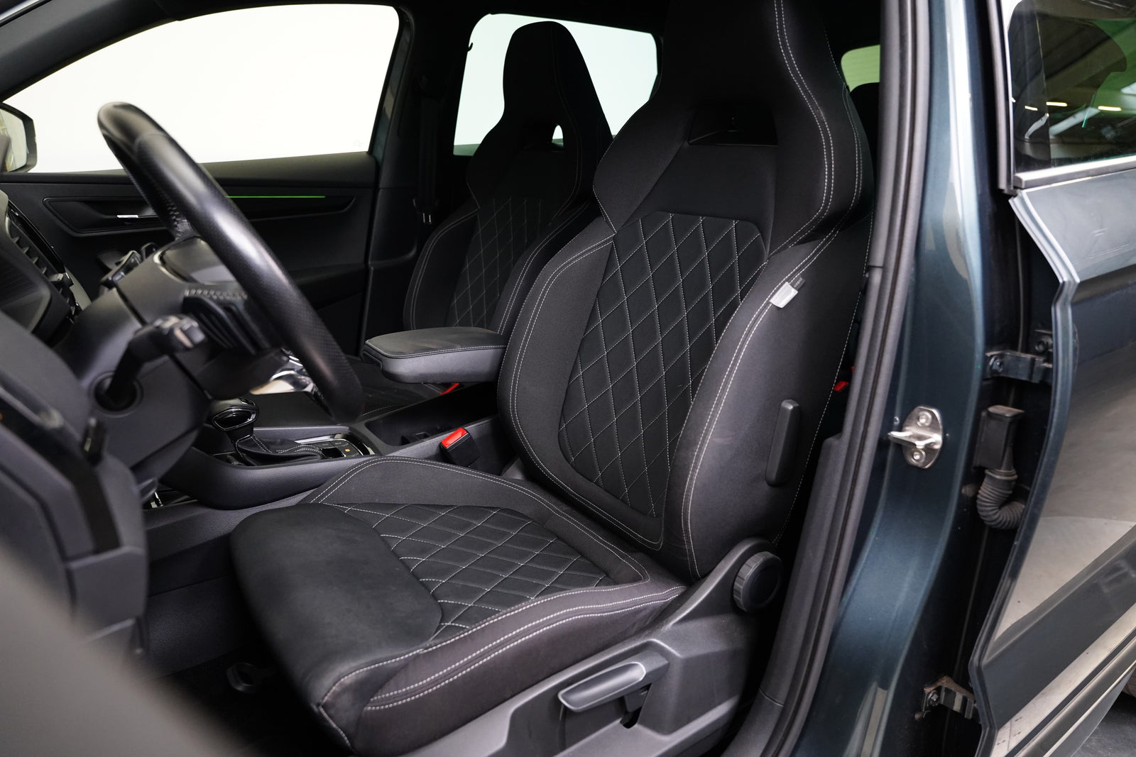 Škoda Karoq 2.0 TDI 140 kW 4x4 Sportline – foto 11