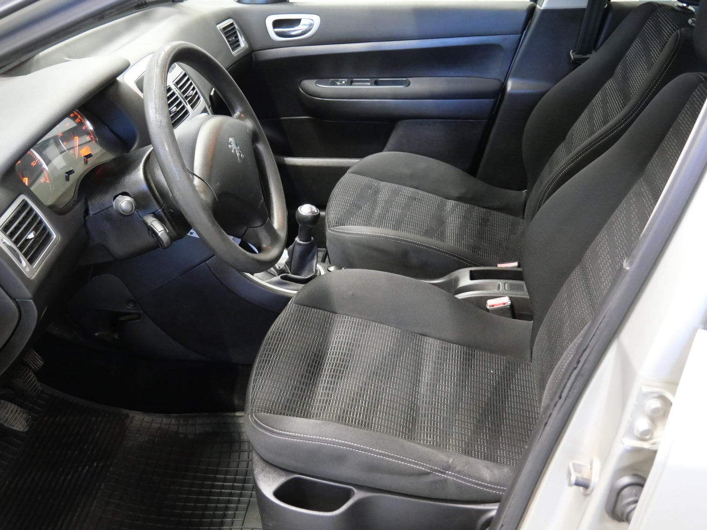 Peugeot 307 1.6 HDI 80 kW XR Presence