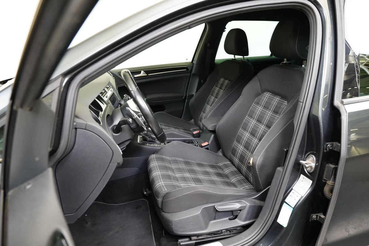 Volkswagen Golf 2.0 TDI 135 kW DSG GTD