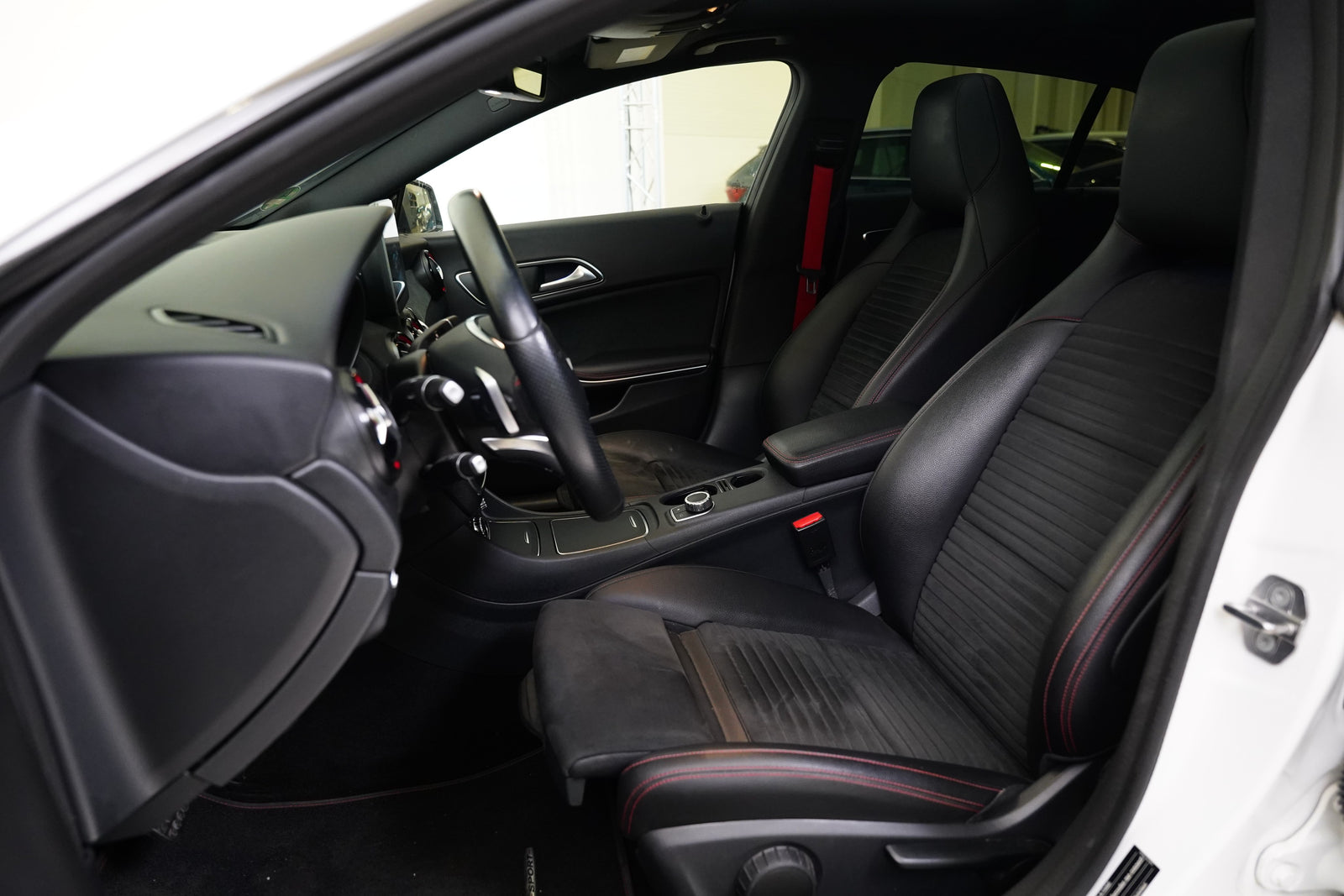 Mercedes-Benz CLA 250 160 kW 4MATIC Sport – foto 11