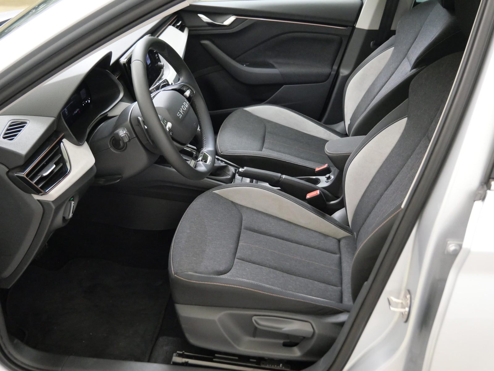 Škoda Scala 1.0 TSI 85kW DSG Top Selection – foto 11