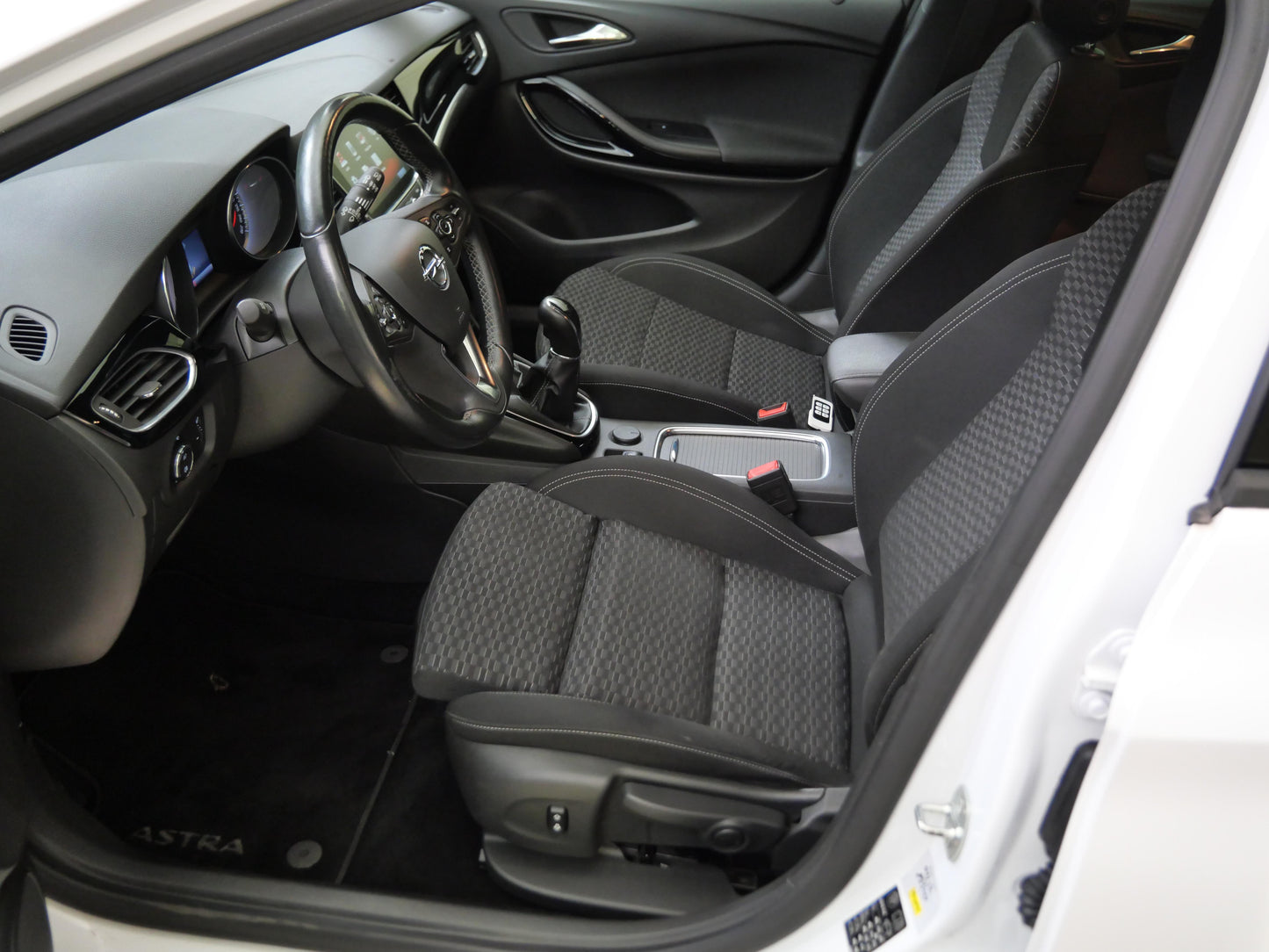 Opel Astra 1.4 SIDI Turbo 110 kW Dynamic