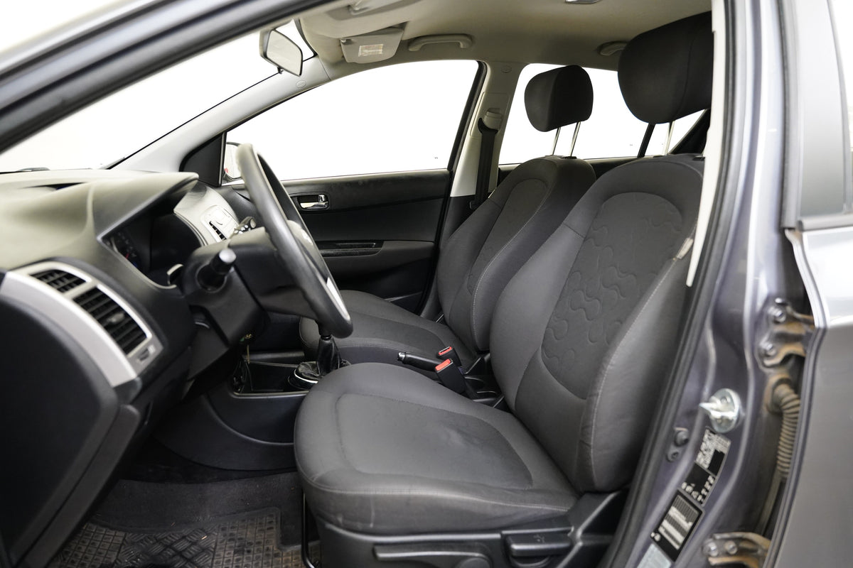 Hyundai i20 1,3 57 kW – foto 11