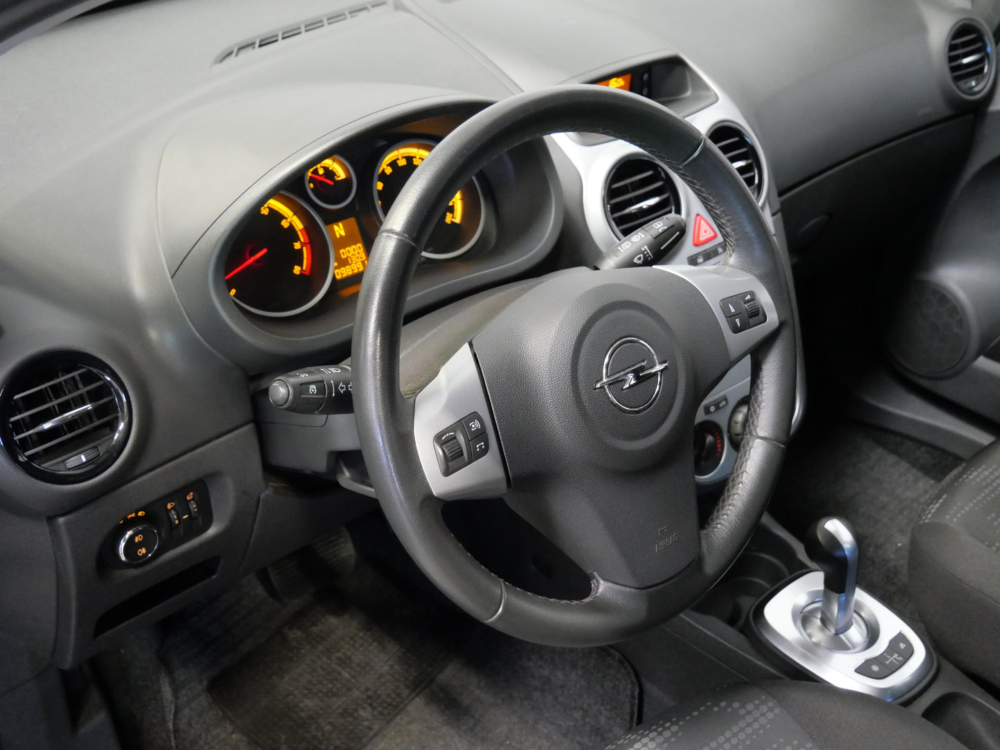 Opel Corsa 1.2 16V 63 kW