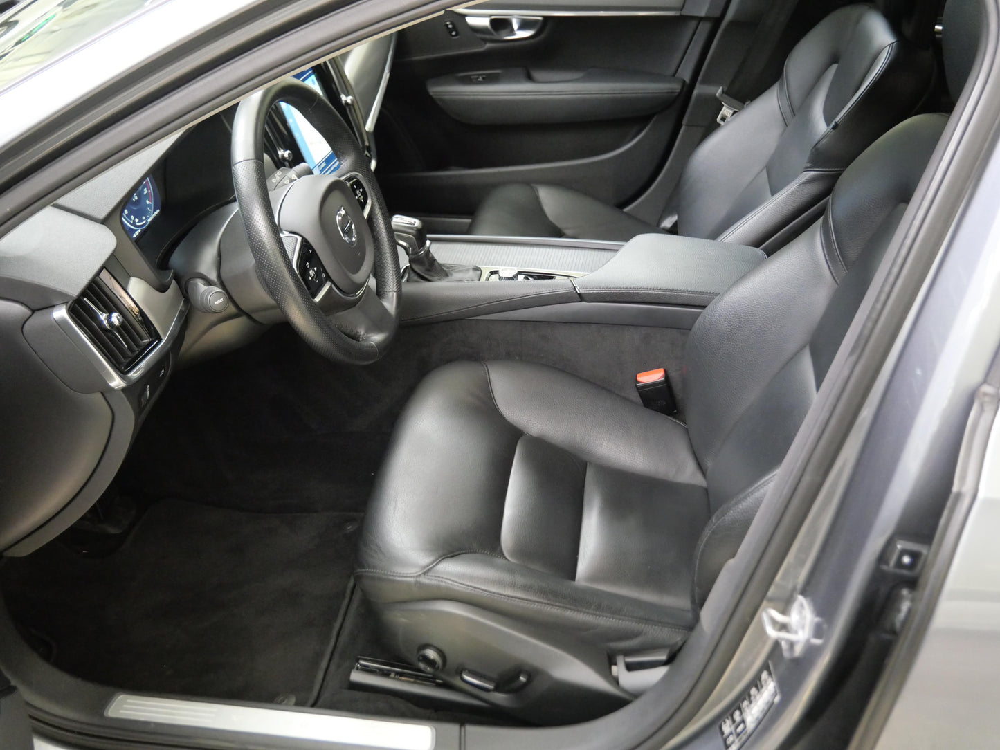 Volvo V90 D4 140 kW Momentum