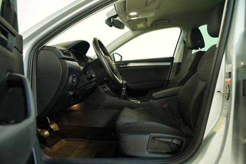 Škoda Superb 2.0 TDI 110 kW Ambition – foto 11