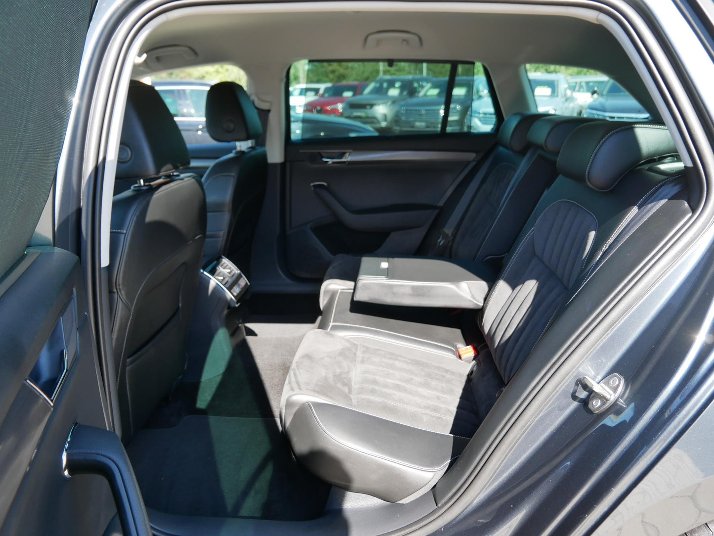 Škoda Superb 2.0 TDI 140 kW Style Business+