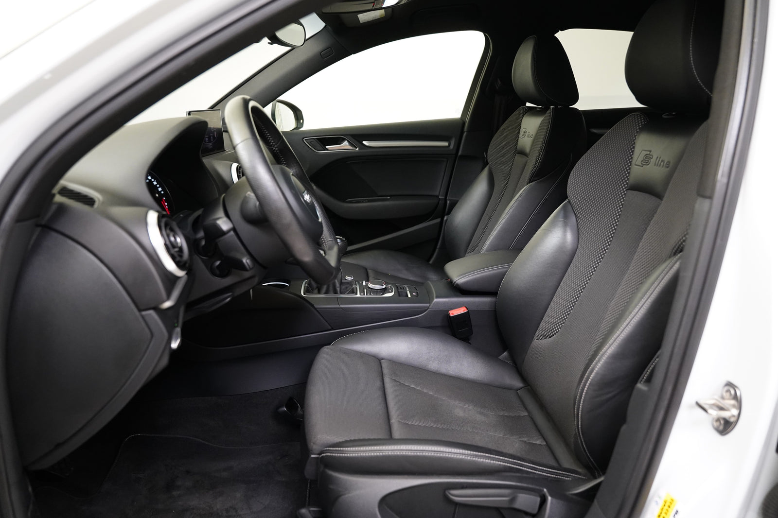 Audi A3 1.4 TFSI 16V 103 kW S line – foto 11