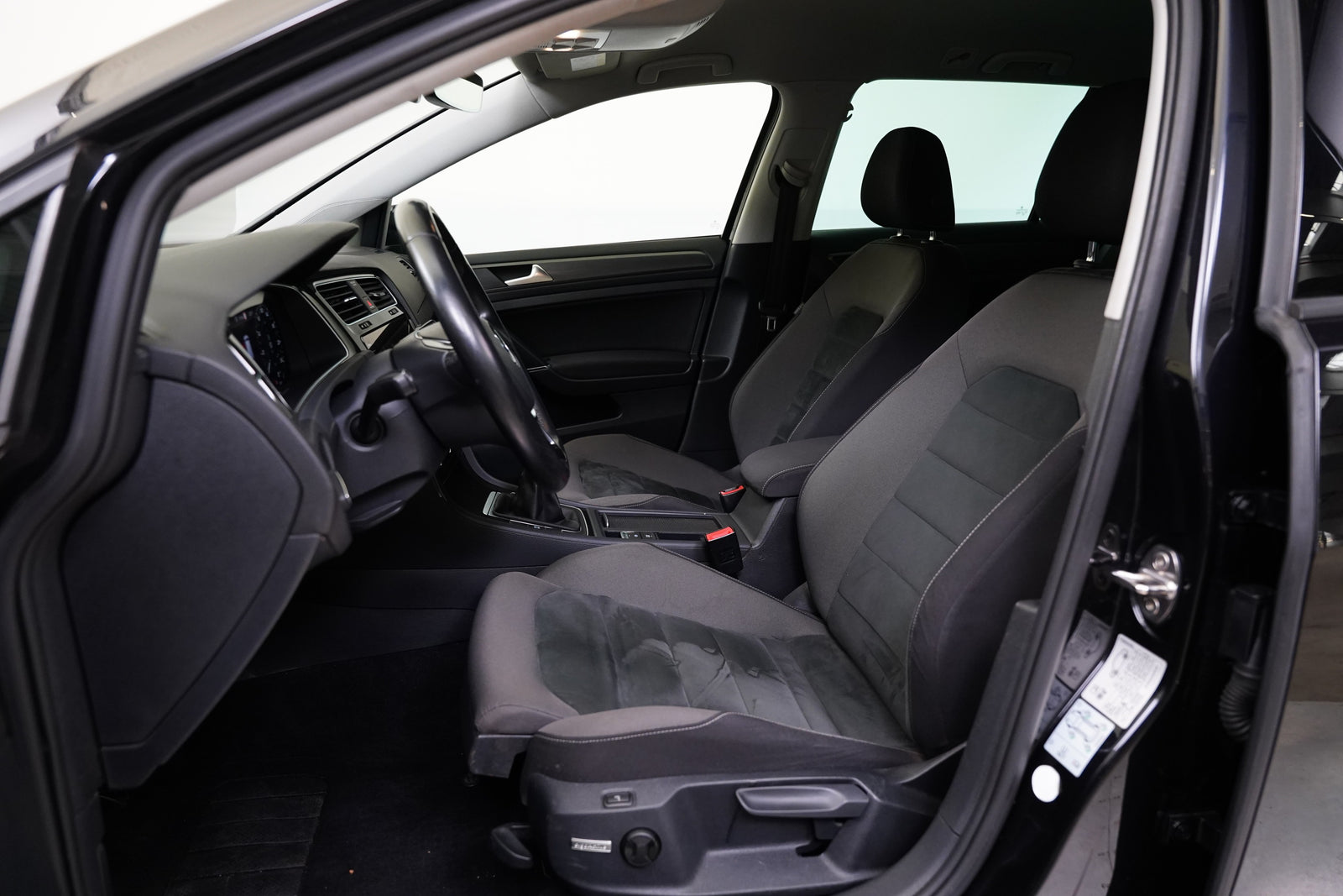 Volkswagen Golf 1.6 TDI 85 kW Comfortline – foto 11