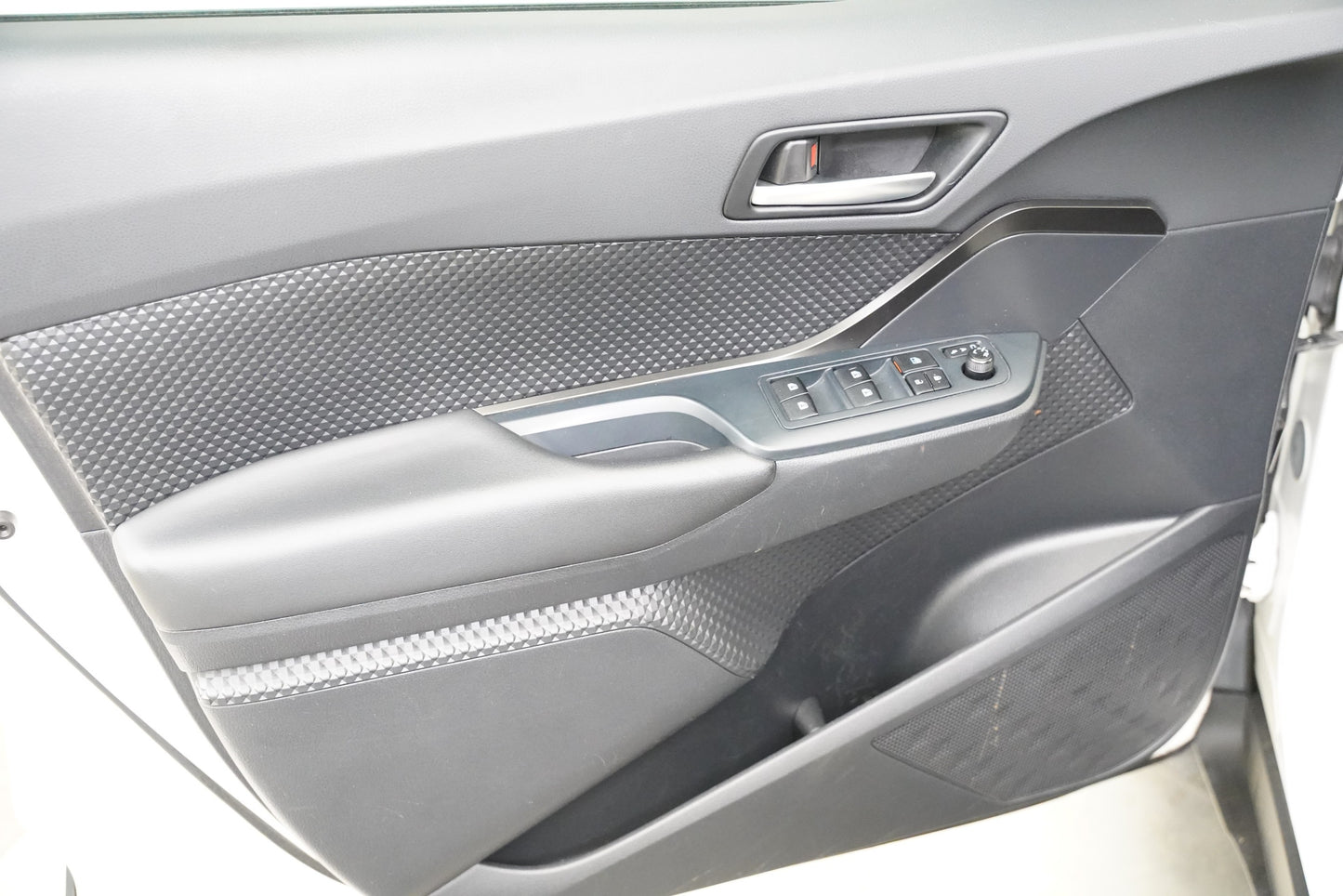 Toyota C-HR 1.8 Hybrid 90 kW Flow