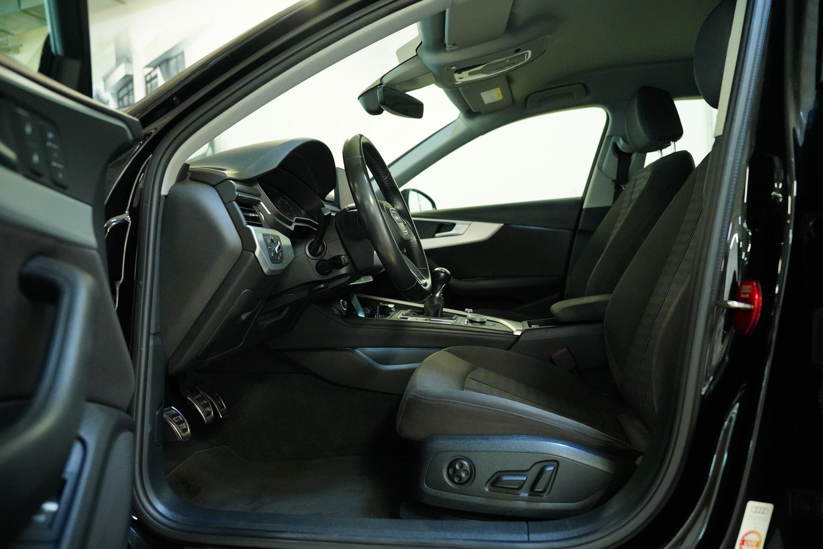 Audi A4 2.0 TDI 140 kW – foto 11
