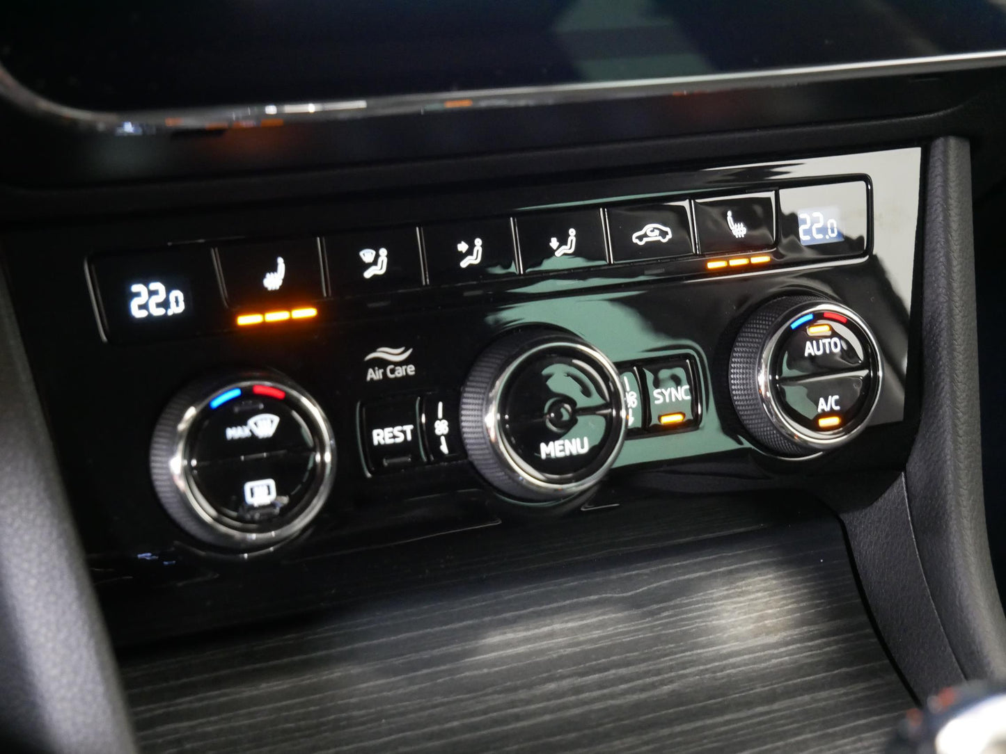 Škoda Superb 2.0 TDI 110 kW Style Plus