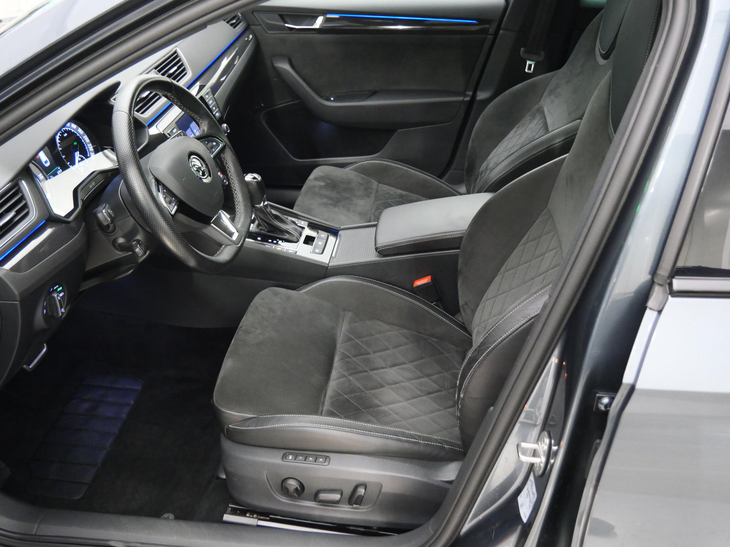 Škoda Superb 2.0 TDI 140 kW SportLine