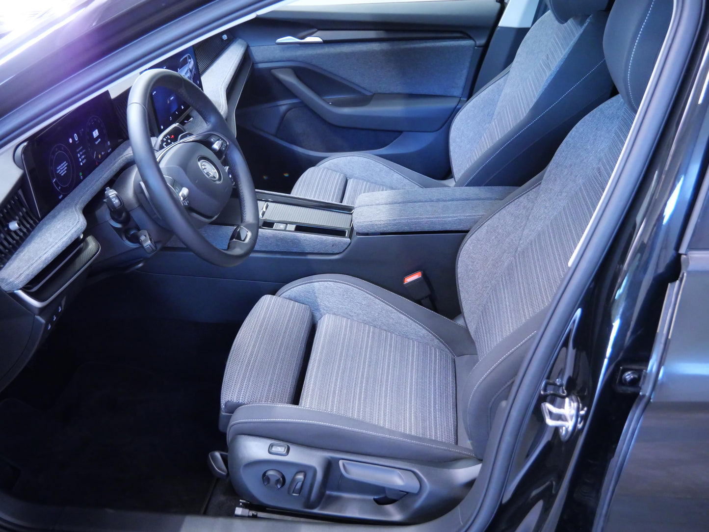 Škoda Superb 2.0 TDI 110 kW DSG Selection