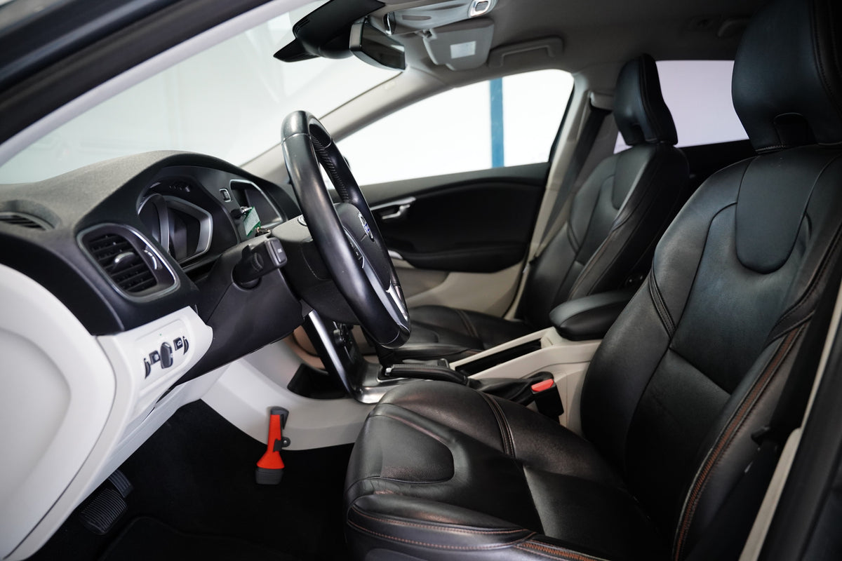 Volvo V40 2.0 D4 140 kW Cross Country – foto 11