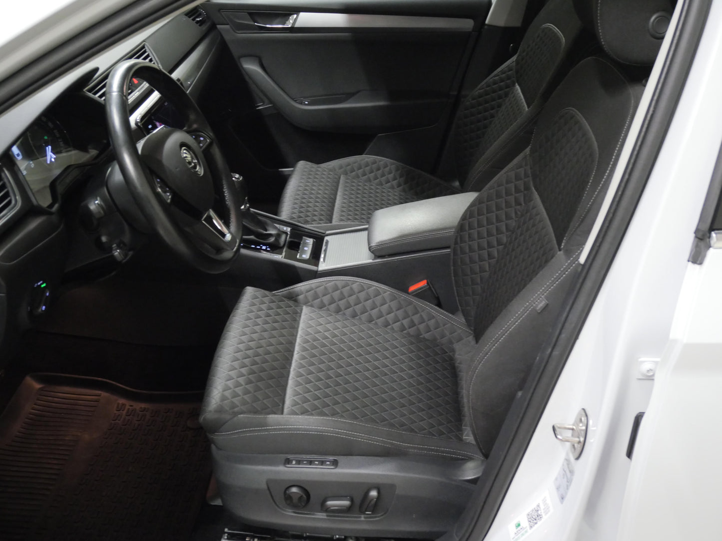 Škoda Superb 2.0 TDI 140 kW Style