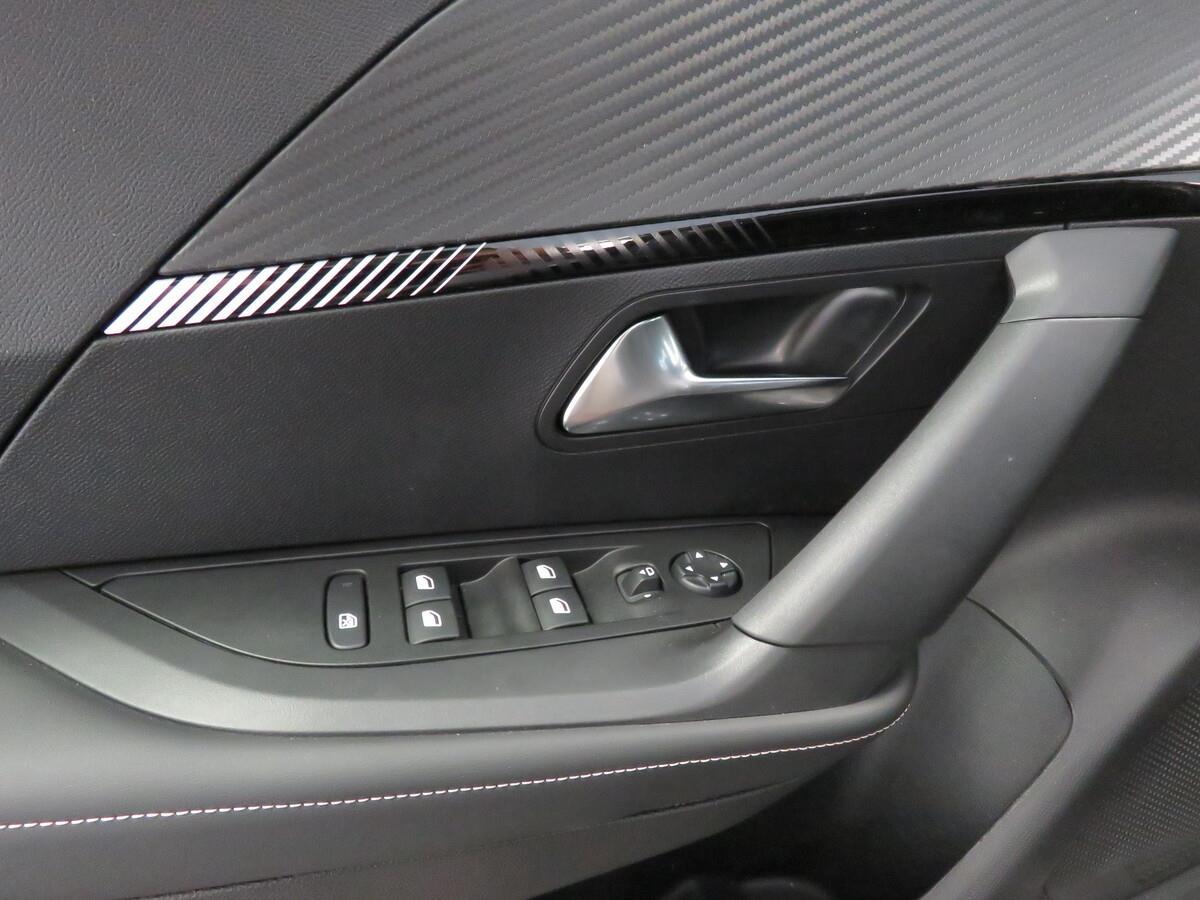Peugeot 2008 1.2 PureTECH 96 kW Allure