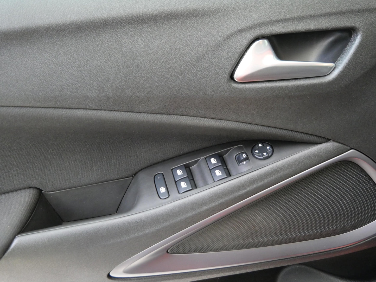 Opel Crossland X 1.2 i 96 kW Edition