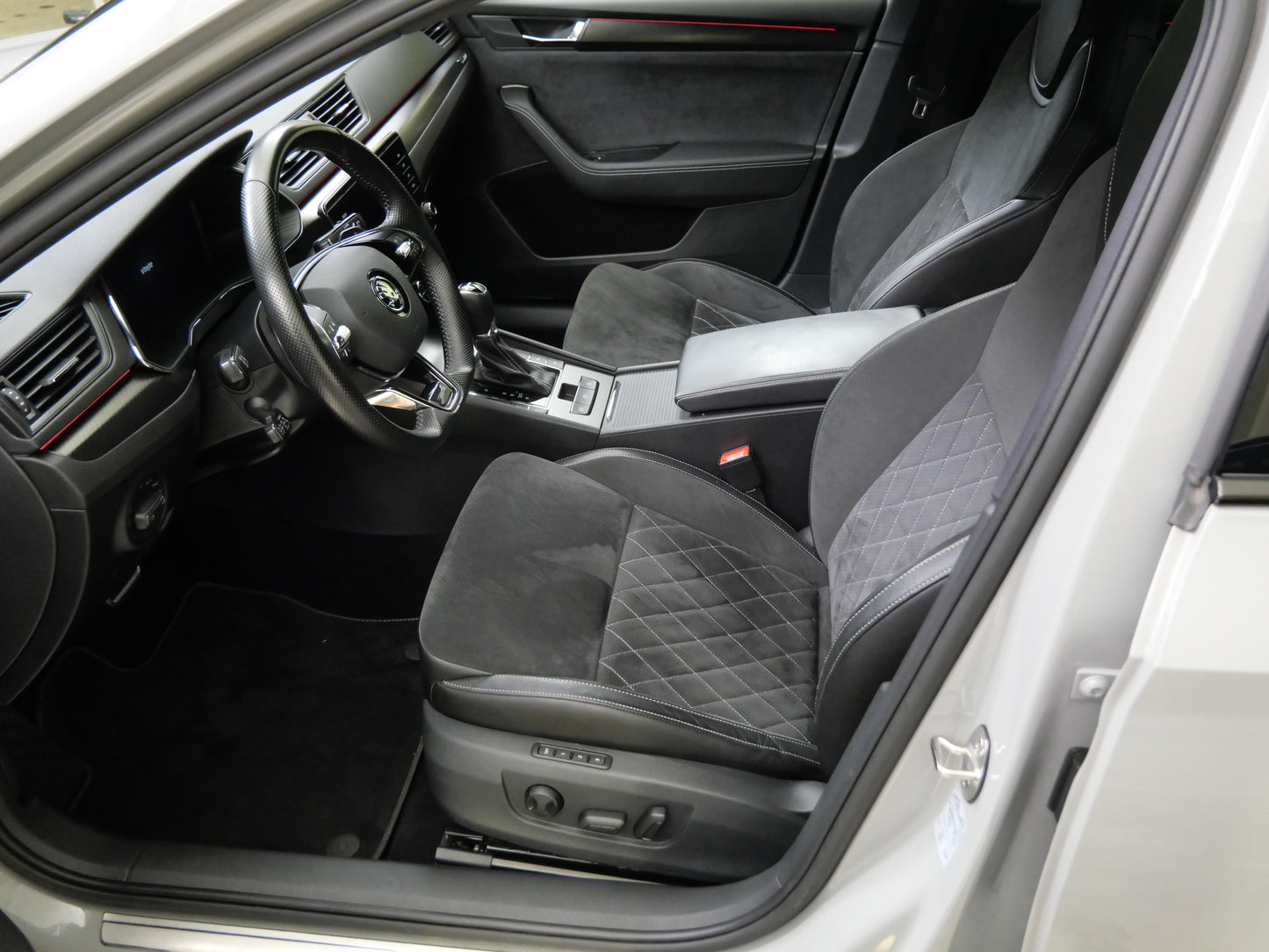 Škoda Superb 2.0 TSI 140 kW SportLine