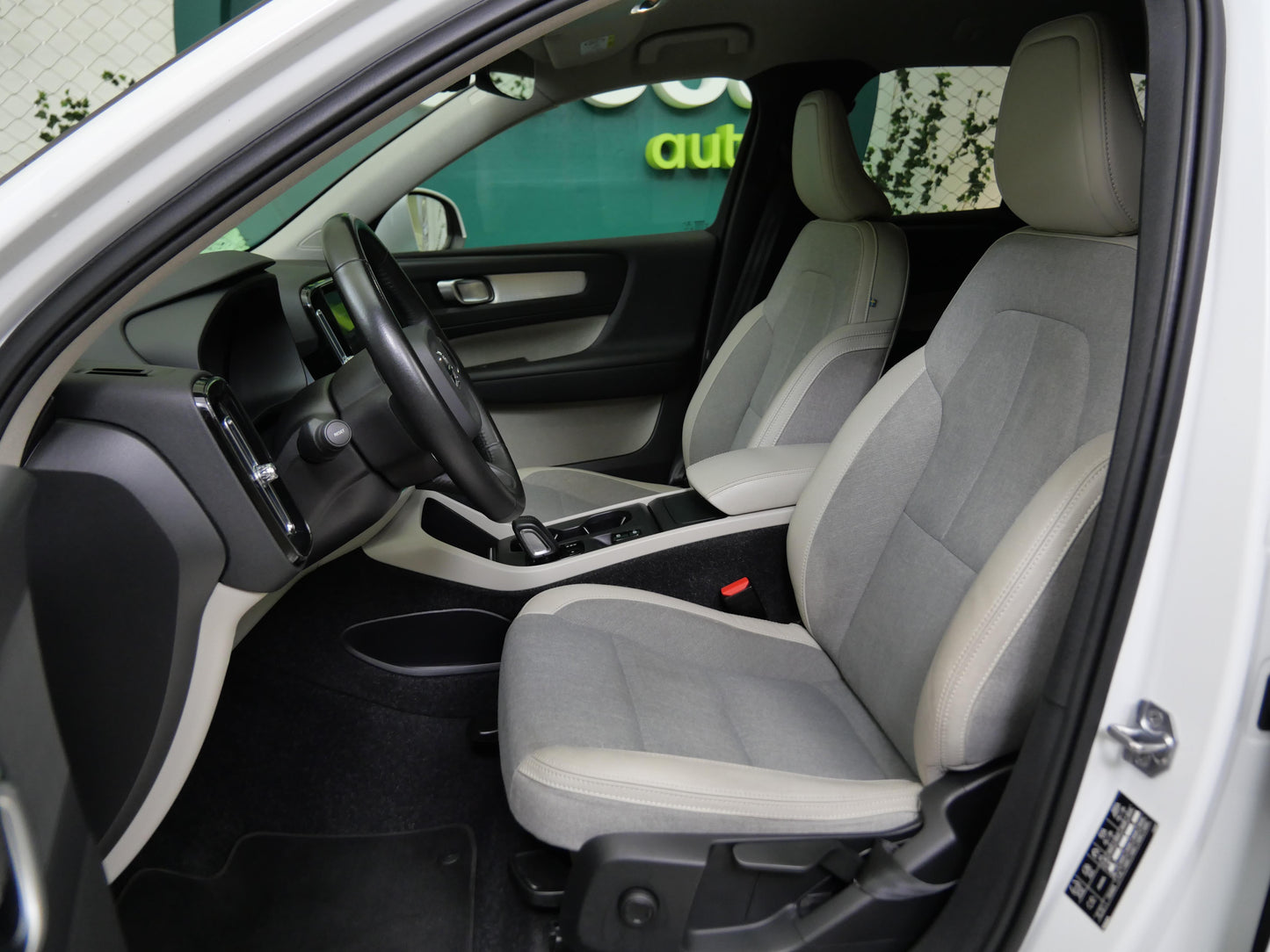 Volvo XC40 2.0 D3 110 kW Momentum Pro