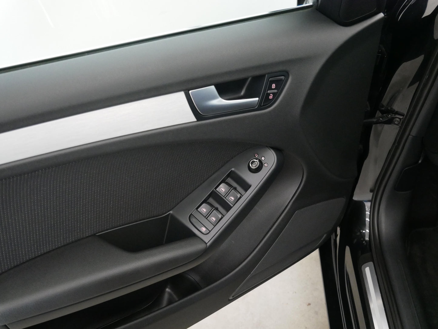 Audi A4 2.0 TDI 125 kW S line 4x4