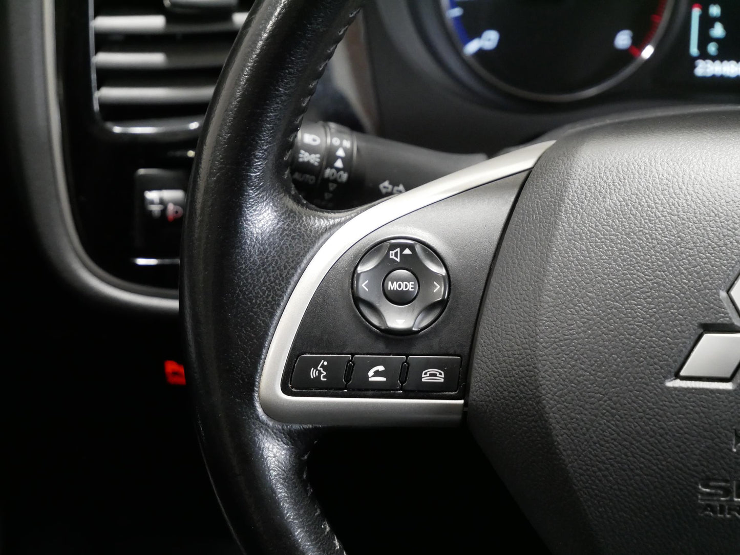 Mitsubishi Outlander 2.2 DI-D 110 kW Intense