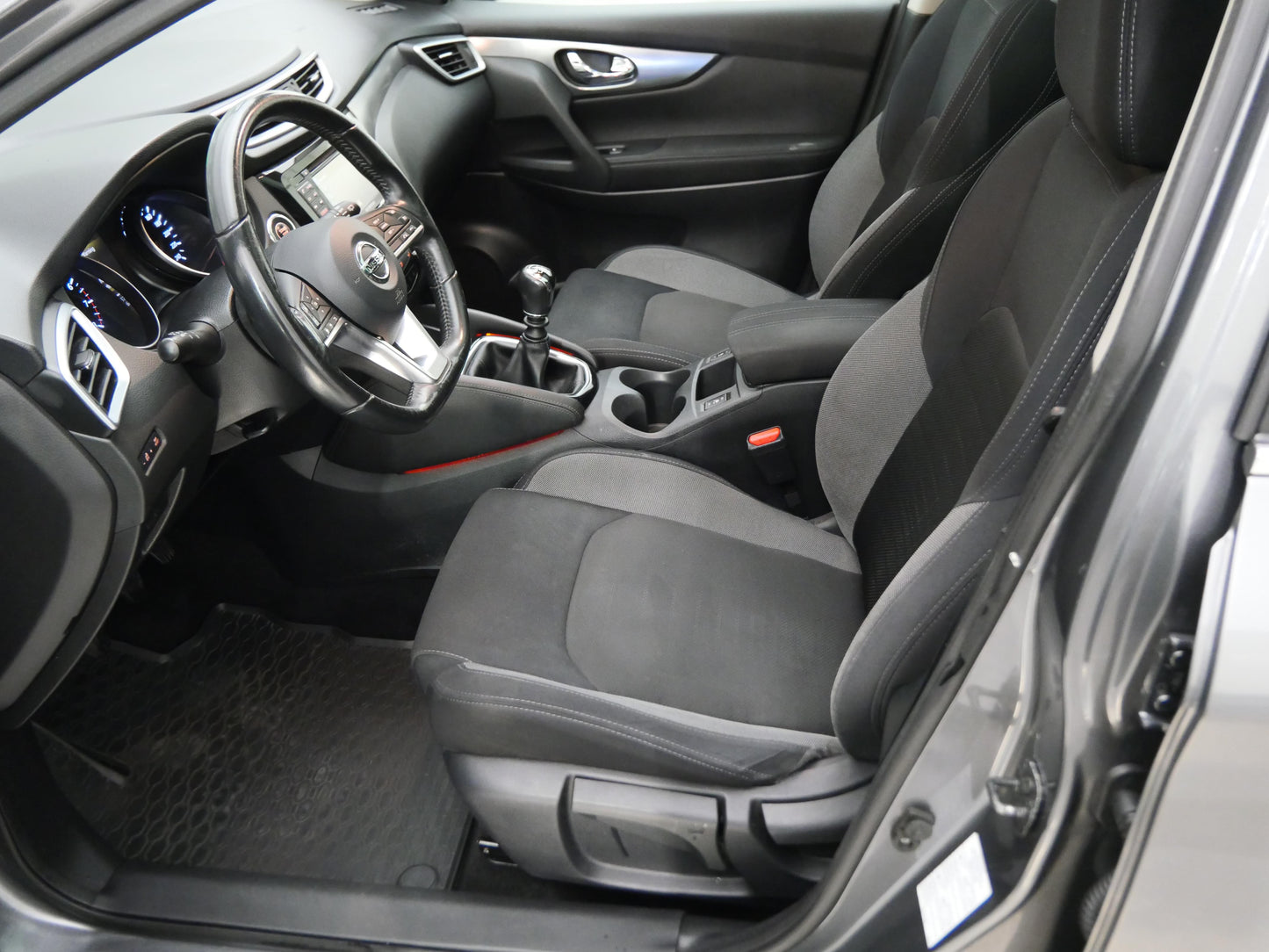 Nissan Qashqai 1.2 i 85 kW N-Connecta