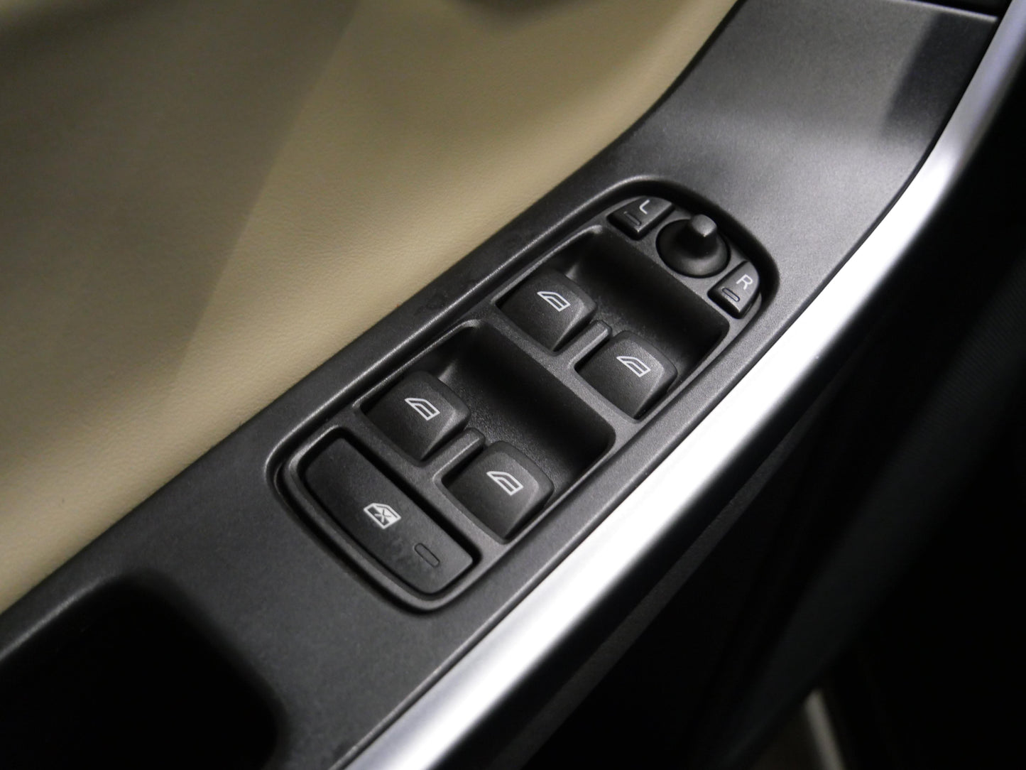 Volvo XC60 D3 120 kW AUT R-Design