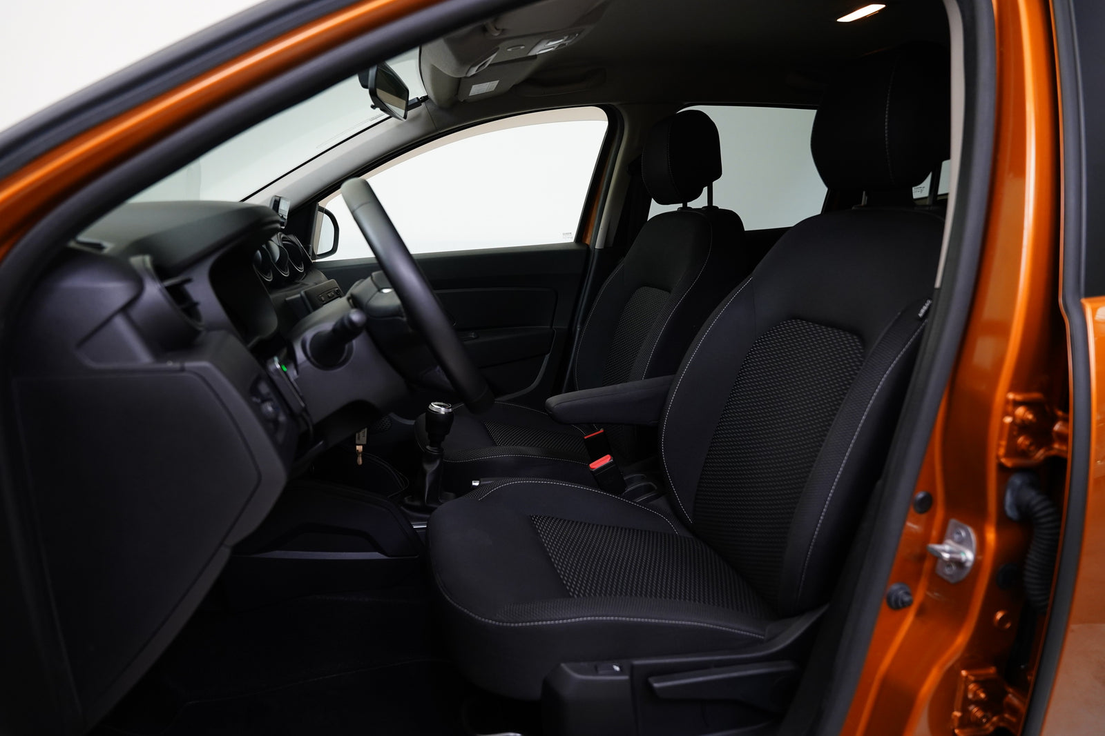 Dacia Duster 1.6 SCe 84 kW 4x4 Comfort – foto 11