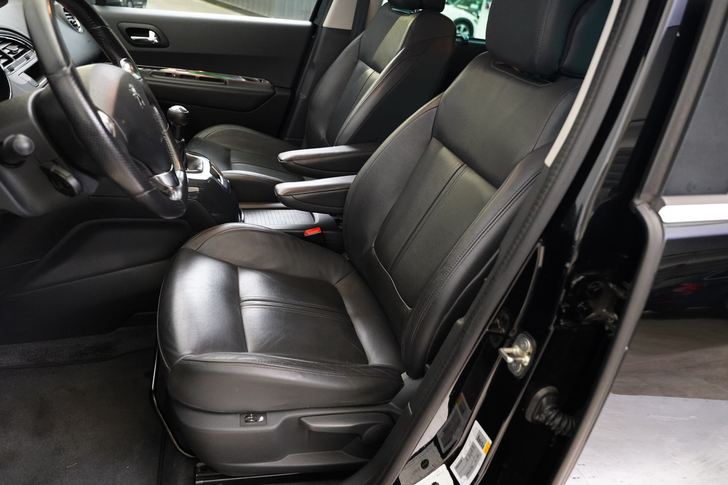 Peugeot 5008 1.6 i 88 kW Active