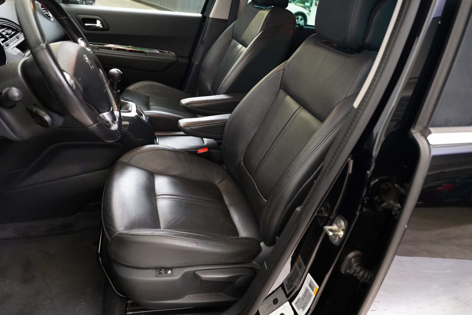 Peugeot 5008 1.6 i 88 kW Active – foto 11
