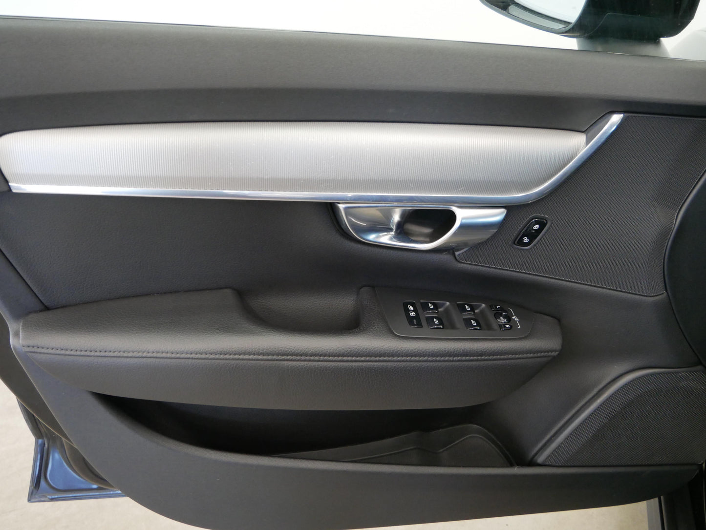 Volvo V90 D4 140kW AUT AWD Cross Country
