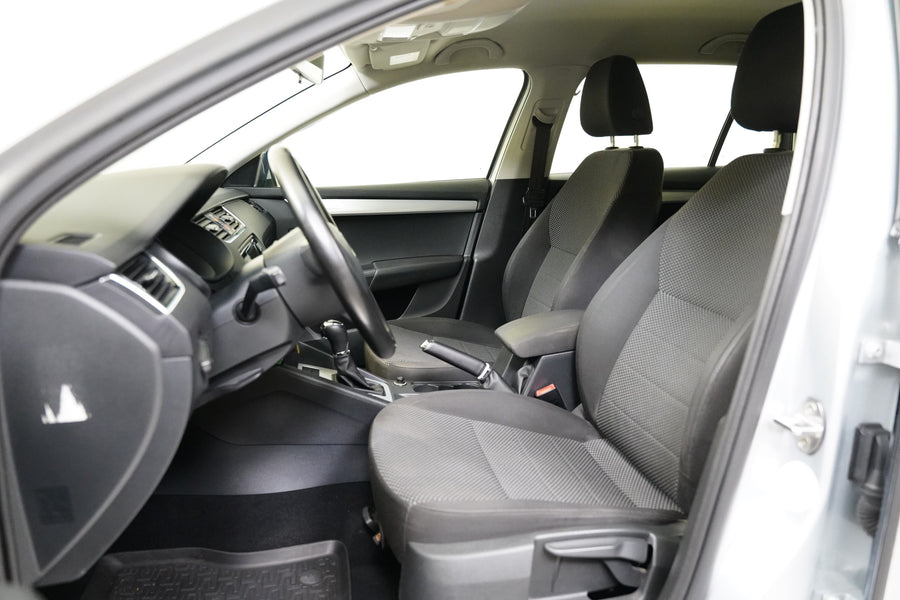 Škoda Octavia 1.6 TDI 81kW DSG Ambition Plus – foto 11