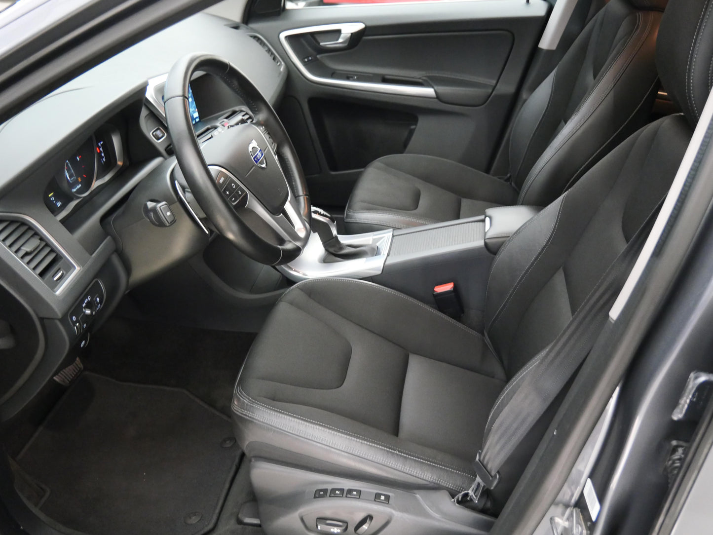 Volvo XC60 2.4 D 140 kW Momentum
