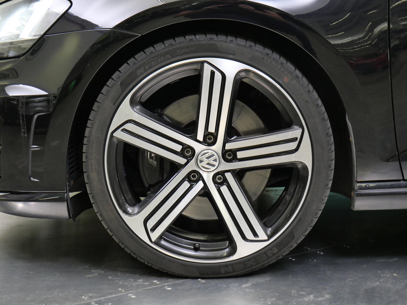 Volkswagen Golf 2.0 TSI 221 kW 4Motion "R" – foto 10